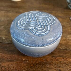 Vintage General Ceramics High Glaze Pottery Celtic Knot Round Lidded Trinket Box